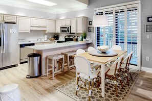 Fridge, microwave, oven, stovetop - Ground floor, Gulf front condo with pools, hot tubs, tennis courts, and gym (Orange Beach)