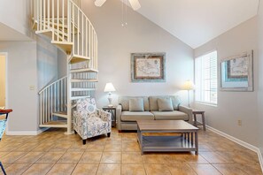 TV, DVD player - Spacious condo near the beach with great view, bonus loft, and shared pool (Orange Beach)