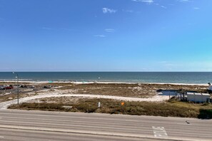 Beach nearby - Spacious condo near the beach with great view, bonus loft, and shared pool (Orange Beach)