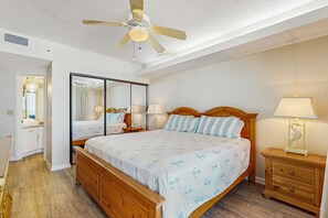 3 bedrooms, iron/ironing board, WiFi - Gulf front condo w/ a shared hot tub, pools, tennis - snowbirds welcome (Orange Beach)