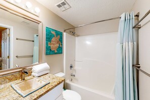 Shower, towels - Coastal condo w/ shared, outdoor pool, indoor pool w/ hot tub, & relaxing sauna (Orange Beach)