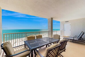 Outdoor dining - High-rise, Gulf-front condo with a balcony, pools, gym & tennis (Orange Beach)