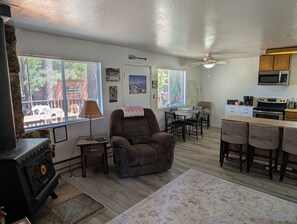 Smart TV - Cozy Tahoe Cabin with EV charger (South Lake Tahoe)