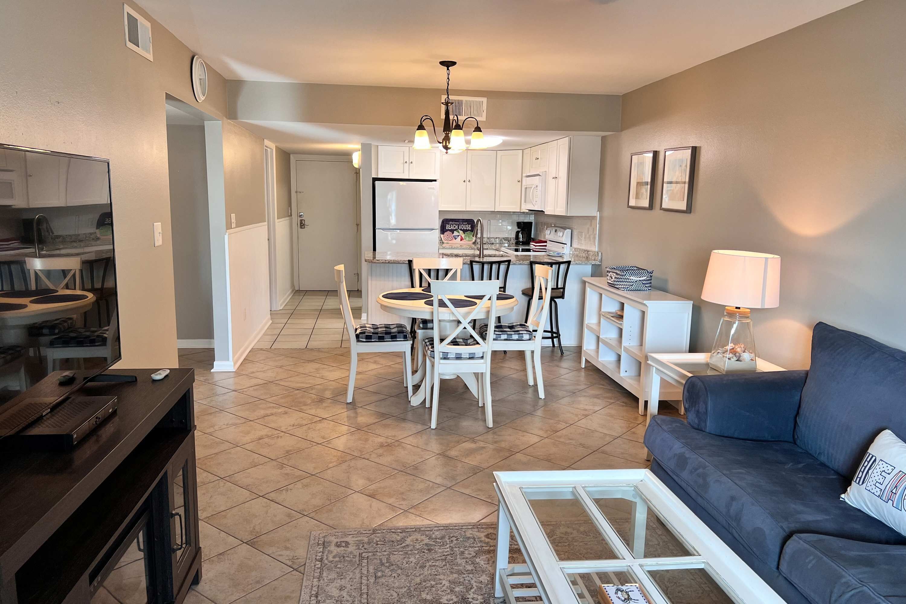 TV, fireplace, offices