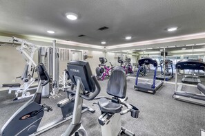 Fitness facility - Gulf-front getaway with pool, hot tub, athletic courts & central AC (Orange Beach)