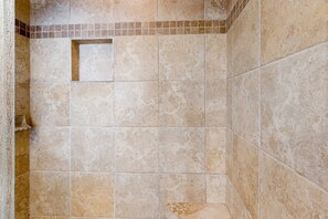Shower, towels - Gulf-front getaway with pool, hot tub, athletic courts & central AC (Orange Beach)