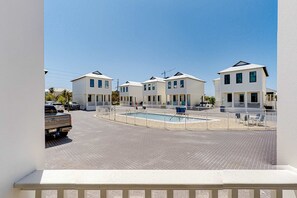 Property grounds - Friendly home with private pool, WiFi, private washer,dryer, and central AC (Orange Beach)