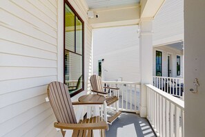 Terrace/patio - Friendly home with private pool, WiFi, private washer,dryer, and central AC (Orange Beach)