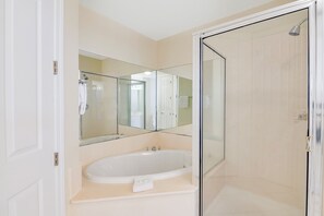 Douche, serviettes fournies