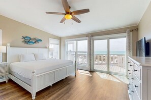 9 bedrooms, iron/ironing board, Internet, bed sheets - Amazing beachfront oasis with Gulf views, free WiFi, pool, and central AC (Orange Beach)