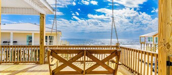 Amazing Gulf-front home on the beach with grill & washer/dryer - dog-friendly