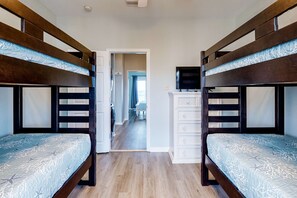 4 Schlafzimmer, Reisekinderbett, WLAN, Bettwäsche