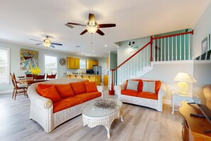 TV - Gulfview duplex with loft, full kitchen, and washer and dryer. (Dauphin Island)