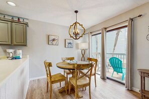 Dining - Second Floor Condo with Shared Pool, Fast WiFi, Central AC, and Full Kitchen (Gulf Shores)