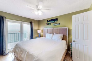 2 bedrooms, iron/ironing board, Internet, bed sheets - Gulf-front condo with central AC, balcony & pool (Gulf Shores)