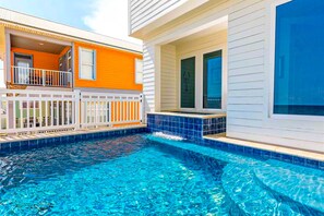 Pool - Beautiful Gulf-front house with private pool, lovely deck, & AC (Gulf Shores)