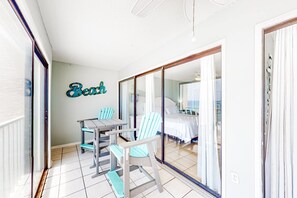 2 bedrooms, iron/ironing board, WiFi, bed sheets - 8th-floor beachfront condo with Gulf view, waterfront pool, & balcony (Gulf Shores)