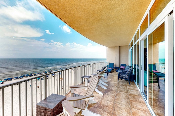 Property grounds - Corner condo with stunning Gulf-front view, pool, hot tub, gym, W&D & AC (Gulf Shores)