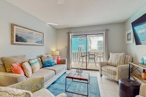 TV, offices - Beachview condo with community pools, grills, and internet (Gulf Shores)