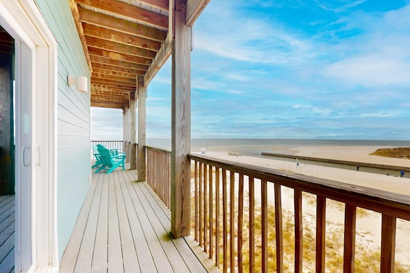 Property grounds - Three story beachfront home with private pool, porch, and boardwalk to gulf coast! (Gulf Shores)
