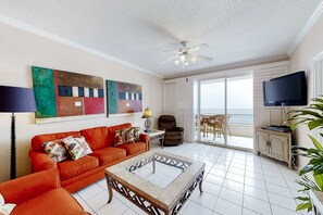 TV, DVD player - Convenient condo located in beachfront resort w/free WiFi, shared pool, AC (Orange Beach)