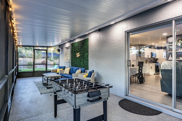 Games room - Mins to the Beaches and Downtown, Backyard Oasis, Serene Neighborhood (Sarasota)