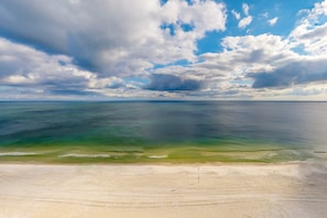 On the beach - Twelfth-Floor Getaway w/Sweeping Gulf Views, Shared Pool/Hot Tub, Beach Access (Orange Beach)