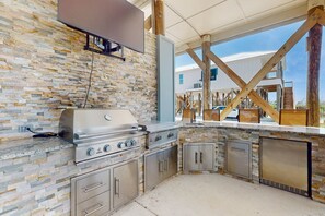 Terrace/patio - Gorgeous beach house with private pool, outdoor TV & custom grill area (Orange Beach)