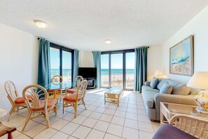 TV, DVD player, offices - Fantastic beachside condo with pool, sauna, WiFi & central AC (Orange Beach)