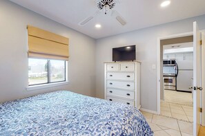 2 chambres, fer et planche à repasser, Wi-Fi, draps fournis