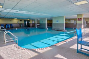 Pool - Beachfront condo with Gulf views, balcony, pools, hot tubs & sports courts (Orange Beach)