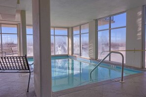 Pool - Gulf-Front Condo with Balcony Overlooking the Beach, AC, WiFi & Shared Pools (Orange Beach)