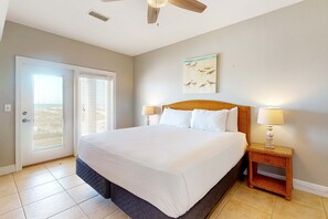 7 bedrooms, iron/ironing board, Internet, bed sheets - Large beachfront home with pool, deck & AC - wedding-friendly (Orange Beach)