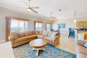 TV, DVD player, stereo - Large beachfront home with pool, deck & AC - wedding-friendly (Orange Beach)