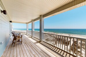 Property grounds - Large beachfront home with pool, deck & AC - wedding-friendly (Orange Beach)