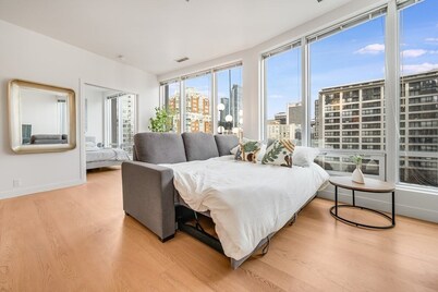 Modern & Cozy Stay in Prime DT