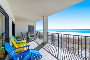 Property grounds - Beach front paradise w/ beautiful views, outdoor pool, & sauna (Orange Beach)