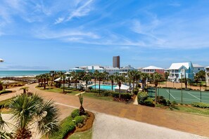 Sports court - Beach view beach home w community outdoor pool, sun deck & private beach (Orange Beach)