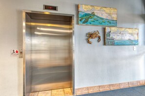 Interior - Gulf front condo w a full kitchen, private balcony, shared pools, & hot tub (Orange Beach)