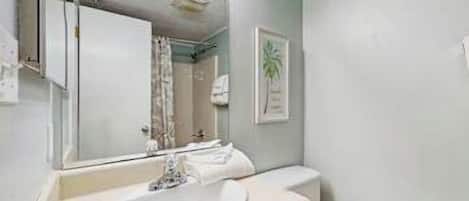 Douche, serviettes fournies