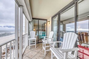 Property grounds - Waterfront condo w/ open layout, Gulf views, indoor & outdoor pools, & hot tub (Orange Beach)