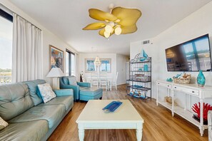 TV - Elegant beachfront condo with wraparound balcony, Gulf views & pools (Orange Beach)