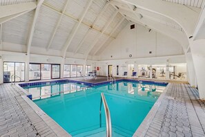 Pool - Central Gulf front condo with spacious balcony, pools, poolside gazebo, hot tub (Orange Beach)