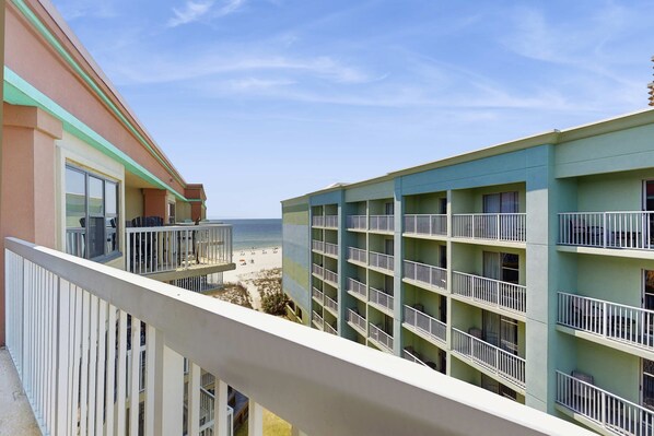Property grounds - Beachside condo with private beach access, indoor/outdoor pools, & hot tub (Orange Beach)