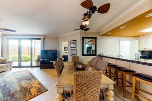 Dining - Gulf Front ground floor condo with fishing pier and indoor and outdoor pools (Orange Beach)