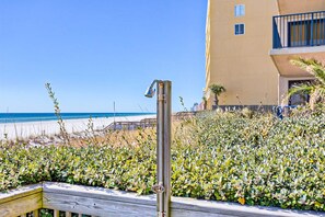 Property grounds - Gulf Front ground floor condo with fishing pier and indoor and outdoor pools (Orange Beach)