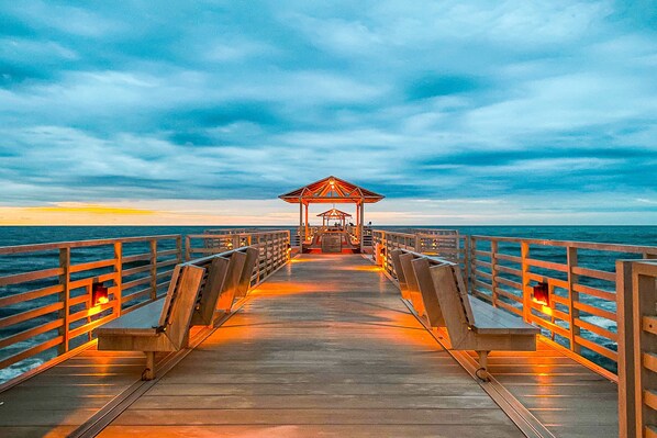 Terrace/patio - Gulf Front ground floor condo with fishing pier and indoor and outdoor pools (Orange Beach)