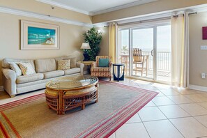 TV, DVD player - Spacious condo with Gulf-front views & access to pools, hot tub, gym (Orange Beach)