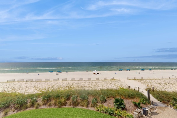 Beach nearby - Beachfront at Marlin Key, Dazzling Views, Pool & Private Boardwalk to Sand (Orange Beach)
