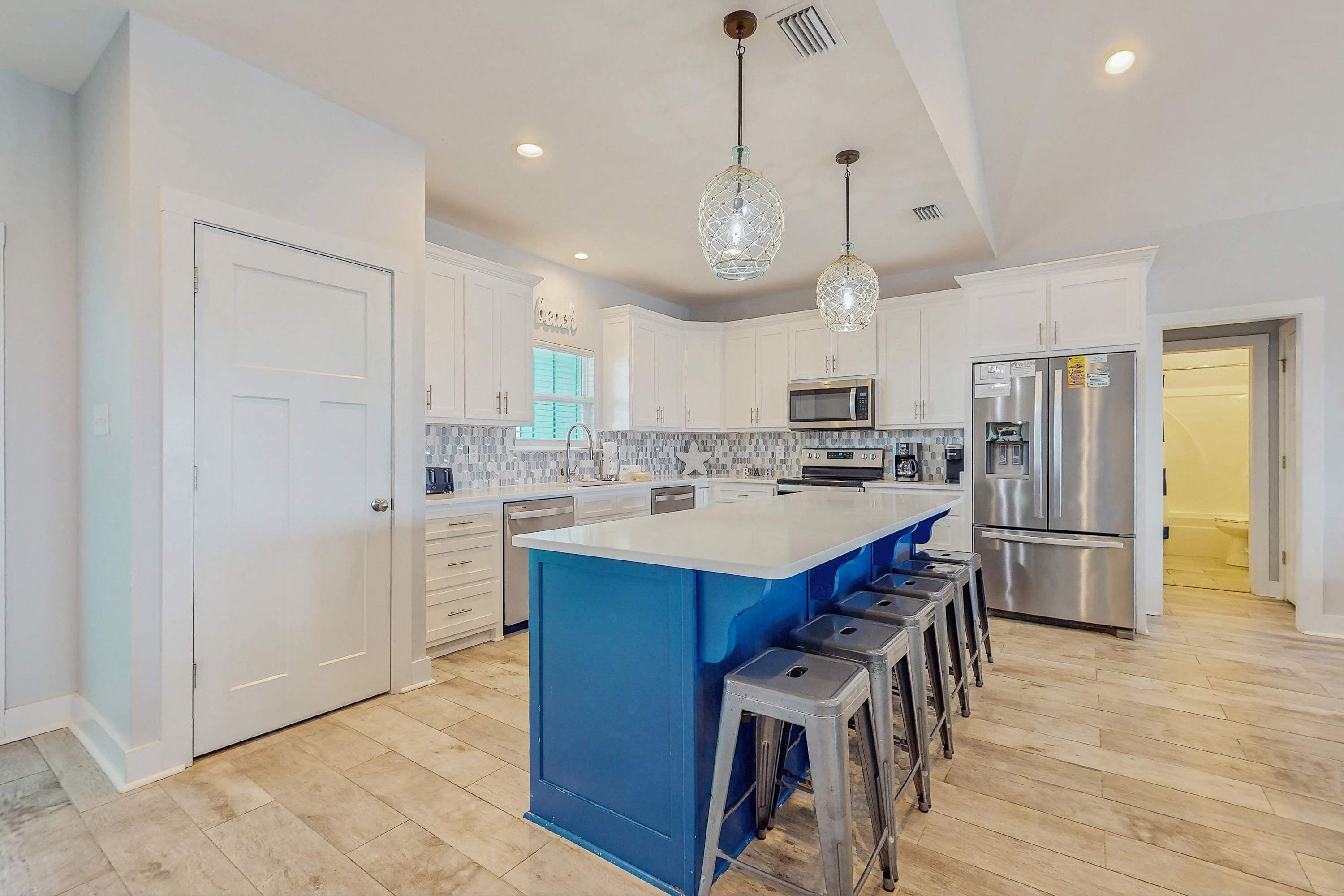 冰箱、微波炉、烤箱、炉灶